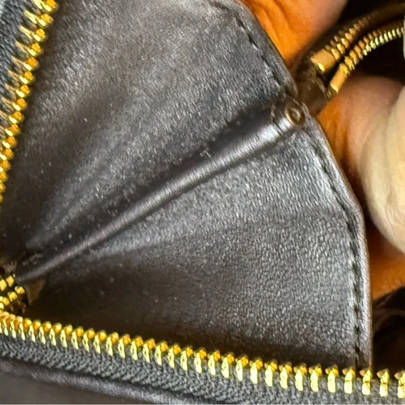 Tory Burch Black Quilted Leather Zip Wallet - Picture 13 of 13